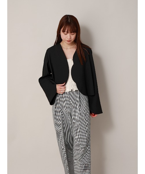 CIS.（シス）の「CIS. カーブショートジャケット ウォッシャブル ストレッチ ポリエステルカルゼ 無地（テーラードジャケット・レディース・ブラック/オフホワイト・36(7号)/38(9号)）」の17枚目の写真