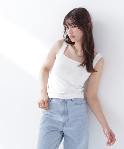 NATURAL BEAUTY BASIC（ナチュラルビューティーベーシック）の「◇ カップ付インナーシリーズ タンクトップ（タンクトップ・レディース・オフホワイト/ブラック・FREE）」の6枚目の写真