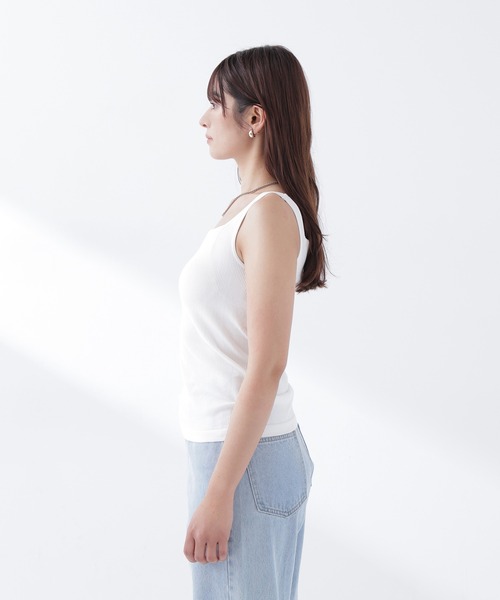 NATURAL BEAUTY BASIC（ナチュラルビューティーベーシック）の「◇ カップ付インナーシリーズ タンクトップ（タンクトップ・レディース・オフホワイト/ブラック・FREE）」の7枚目の写真