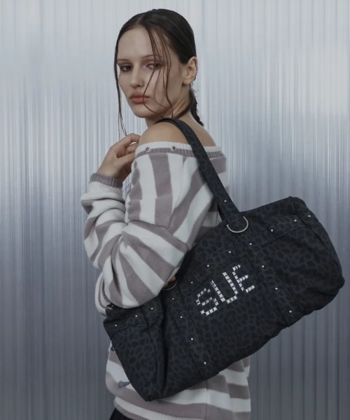 ◇SETUPEXE◇ブランド直輸入正規品/レオ スタッズ ダッフル バッグ LEO STUDDED DUFFEL BAG