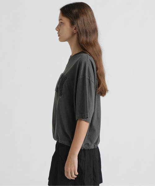 AVIREX(アヴィレックス)の「《直営店限定》FADE WASH SAGARA LOGO T-SHIRT(Tシャツ/カットソー・レディース・パープル/ライトグレー/オフホワイト/チャコールグレー・F)」の8枚目の写真