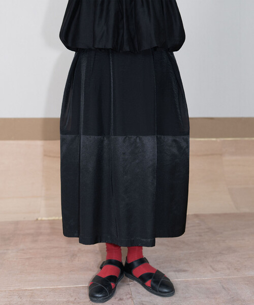 Bshop（ビショップ）の「eunoia | tulip combi skirt WOMEN（スカート・レディース・ブラック・ONE）」の2枚目の写真