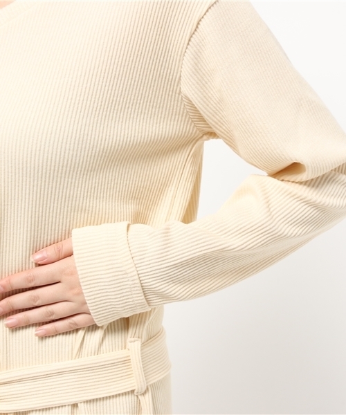 Chico(チコ)の「【who's who Chico】テレコVネック紐付ワンピース(ワンピース・レディース・アイボリー/ピンクベージュ/ライトグレー・FREE)」の4枚目の写真