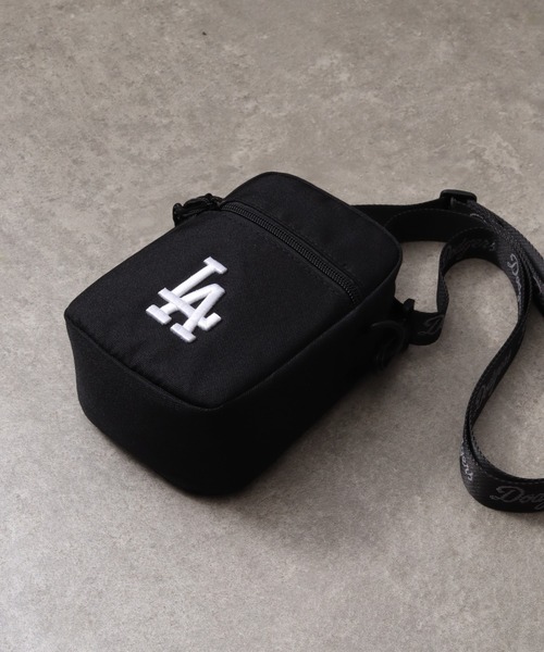 MLB(メジャーリーグベースボール)の「【MLB/メジャーリーグベースボール】MLB ワンポイントロゴ 縦型ミニショルダーバッグ(ショルダーバッグ・レディース・ブラック系1/グリーン系その他/ネイビー/ブラウン系その他2/ブラック系2/ブラウン系その他/ブラウン/グリーン系その他2・FREE)」の22枚目の写真
