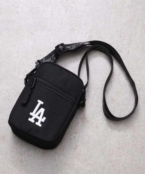 MLB(メジャーリーグベースボール)の「【MLB/メジャーリーグベースボール】MLB ワンポイントロゴ 縦型ミニショルダーバッグ(ショルダーバッグ・レディース・ブラック系1/グリーン系その他/ネイビー/ブラウン系その他2/ブラック系2/ブラウン系その他/ブラウン/グリーン系その他2・FREE)」の20枚目の写真