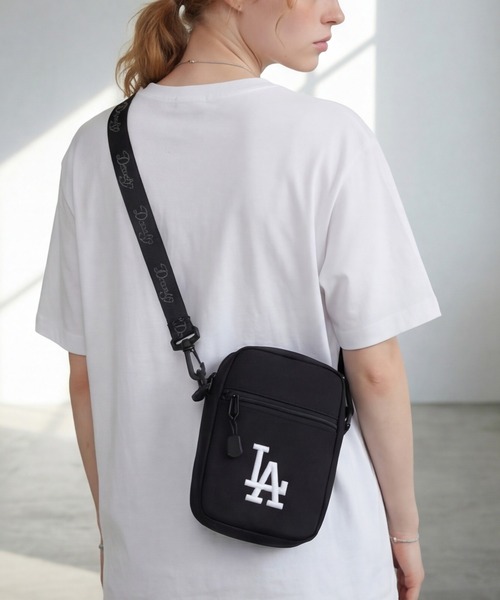 MLB(メジャーリーグベースボール)の「【MLB/メジャーリーグベースボール】MLB ワンポイントロゴ 縦型ミニショルダーバッグ(ショルダーバッグ・レディース・ブラック系1/グリーン系その他/ネイビー/ブラウン系その他2/ブラック系2/ブラウン系その他/ブラウン/グリーン系その他2・FREE)」の10枚目の写真