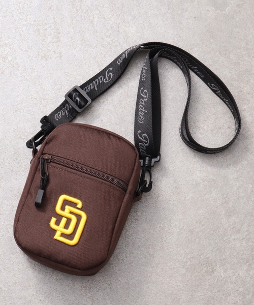 MLB(メジャーリーグベースボール)の「【MLB/メジャーリーグベースボール】MLB ワンポイントロゴ 縦型ミニショルダーバッグ(ショルダーバッグ・レディース・ブラック系1/グリーン系その他/ネイビー/ブラウン系その他2/ブラック系2/ブラウン系その他/ブラウン/グリーン系その他2・FREE)」の19枚目の写真