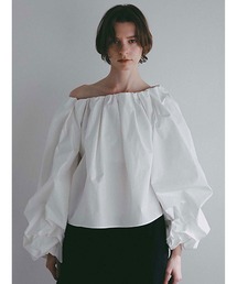 HER.（ハー）の「ボリュームスリーブオフショルブラウス（シャツ/ブラウス）」