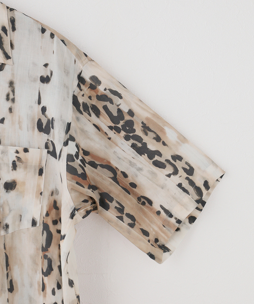 Couture d'adam（クチュールドアダム）の「COUTURE D'ADAM/クチュールドアダム Leopard Italian Print Open Coller Shirt（シャツ/ブラウス・レディース・ベージュ・38）」の3枚目の写真