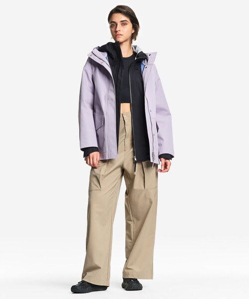 AIGLE(エーグル)の「透湿防水 3レイヤー ショートフレアジャケット(マウンテンパーカー・レディース・ダークネイビー/サンドベージュ/パープル・S/XS/M)」の14枚目の写真