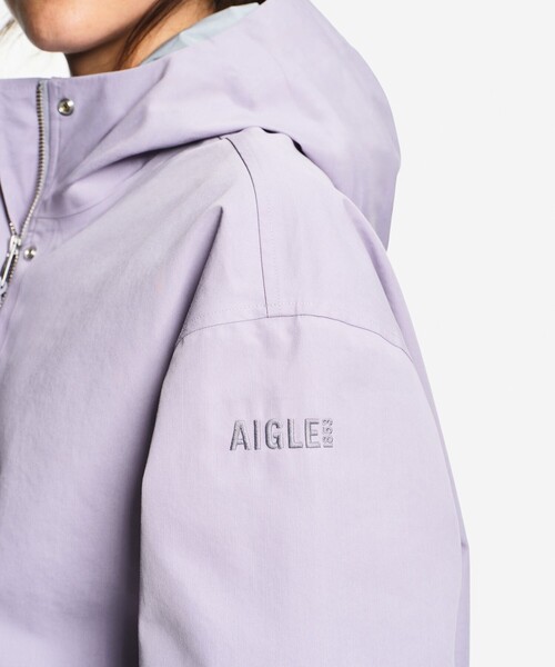 AIGLE(エーグル)の「透湿防水 3レイヤー ショートフレアジャケット(マウンテンパーカー・レディース・ダークネイビー/サンドベージュ/パープル・S/XS/M)」の11枚目の写真