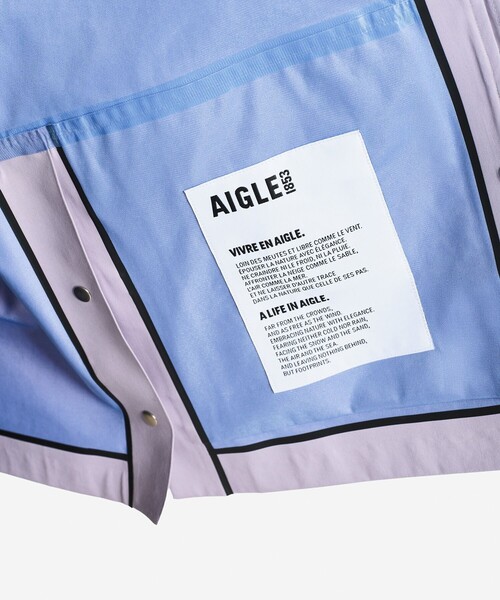 AIGLE(エーグル)の「透湿防水 3レイヤー ショートフレアジャケット(マウンテンパーカー・レディース・ダークネイビー/サンドベージュ/パープル・S/XS/M)」の9枚目の写真