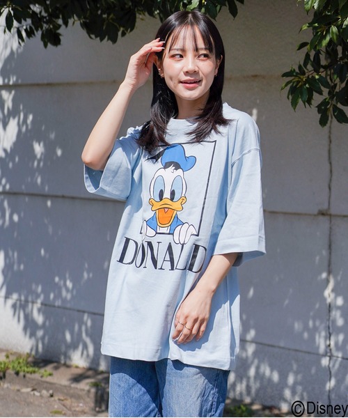 ATELANE(アテレーン)の「DISNEY / ディズニー / ミッキーマウス /アソート/ リラックスフィット プリント クルーネックTシャツ(Tシャツ/カットソー・レディース・ピンク/ベージュ/イエロー/ブラック系その他4/ホワイト系その他3/ホワイト系その他/ライトグリーン/ホワイト/ブラック/カーキ/サックスブルー/ブラック系その他2/ホワイト系その他5/チャコールグレー/ブラック系その他3/ホワイト系その他4/ホワイト系その他2/ブラック系その他・LARGE/MEDIUM)」の16枚目の写真