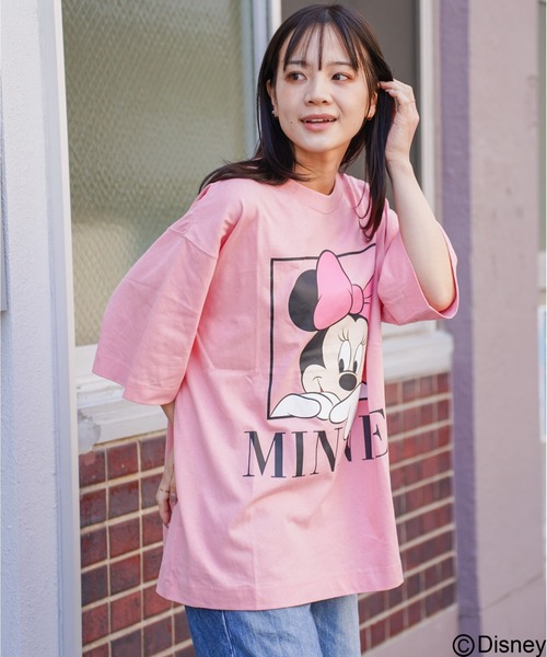 ATELANE(アテレーン)の「DISNEY / ディズニー / ミッキーマウス /アソート/ リラックスフィット プリント クルーネックTシャツ(Tシャツ/カットソー・レディース・ピンク/ベージュ/イエロー/ブラック系その他4/ホワイト系その他3/ホワイト系その他/ライトグリーン/ホワイト/ブラック/カーキ/サックスブルー/ブラック系その他2/ホワイト系その他5/チャコールグレー/ブラック系その他3/ホワイト系その他4/ホワイト系その他2/ブラック系その他・LARGE/MEDIUM)」の18枚目の写真