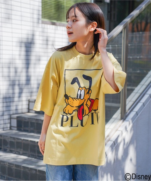 ATELANE(アテレーン)の「DISNEY / ディズニー / ミッキーマウス /アソート/ リラックスフィット プリント クルーネックTシャツ(Tシャツ/カットソー・レディース・ピンク/ベージュ/イエロー/ブラック系その他4/ホワイト系その他3/ホワイト系その他/ライトグリーン/ホワイト/ブラック/カーキ/サックスブルー/ブラック系その他2/ホワイト系その他5/チャコールグレー/ブラック系その他3/ホワイト系その他4/ホワイト系その他2/ブラック系その他・LARGE/MEDIUM)」の17枚目の写真
