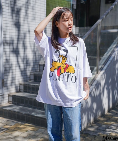 ATELANE(アテレーン)の「DISNEY / ディズニー / ミッキーマウス /アソート/ リラックスフィット プリント クルーネックTシャツ(Tシャツ/カットソー・レディース・ピンク/ベージュ/イエロー/ブラック系その他4/ホワイト系その他3/ホワイト系その他/ライトグリーン/ホワイト/ブラック/カーキ/サックスブルー/ブラック系その他2/ホワイト系その他5/チャコールグレー/ブラック系その他3/ホワイト系その他4/ホワイト系その他2/ブラック系その他・LARGE/MEDIUM)」の5枚目の写真