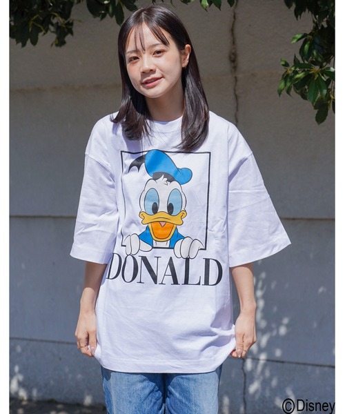 ATELANE(アテレーン)の「DISNEY / ディズニー / ミッキーマウス /アソート/ リラックスフィット プリント クルーネックTシャツ(Tシャツ/カットソー・レディース・ピンク/ベージュ/イエロー/ブラック系その他4/ホワイト系その他3/ホワイト系その他/ライトグリーン/ホワイト/ブラック/カーキ/サックスブルー/ブラック系その他2/ホワイト系その他5/チャコールグレー/ブラック系その他3/ホワイト系その他4/ホワイト系その他2/ブラック系その他・LARGE/MEDIUM)」の7枚目の写真