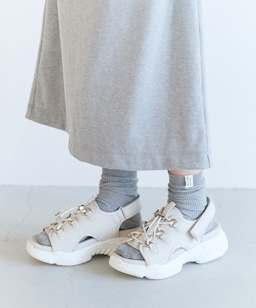 BAYFLOW(ベイフロー)の「スニーカーソールサンダル(サンダル・レディース・ブラック/グレー・LARGE/MEDIUM)」の3枚目の写真