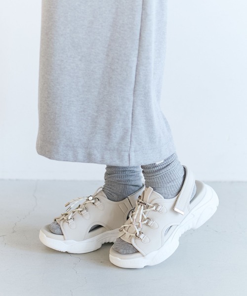 BAYFLOW(ベイフロー)の「スニーカーソールサンダル(サンダル・レディース・ブラック/グレー・LARGE/MEDIUM)」の5枚目の写真