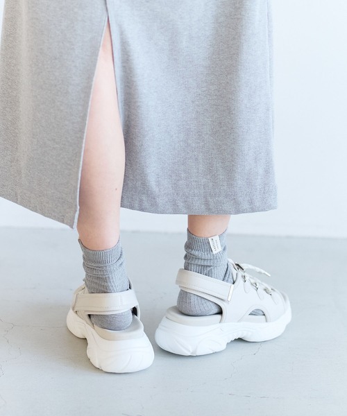 BAYFLOW(ベイフロー)の「スニーカーソールサンダル(サンダル・レディース・ブラック/グレー・LARGE/MEDIUM)」の6枚目の写真