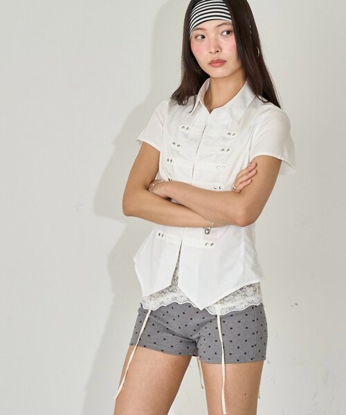 WHO'S WHO gallery(フーズフーギャラリー)の「【WEB限定】ナポレオンコンパクト半袖シャツ(シャツ/ブラウス・レディース・ブラック/ホワイト系その他/ブラック系その他/オフホワイト・FREE)」の7枚目の写真