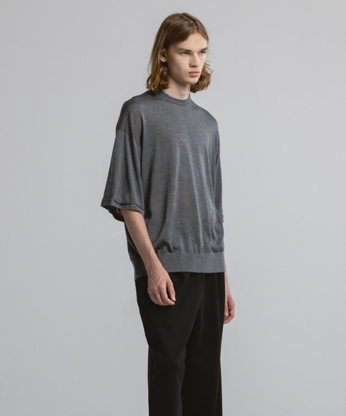 CINOH(チノ)の「SILK RELAXED TEE(ニット/セーター・メンズ・ブラック/グレー・46)」の10枚目の写真