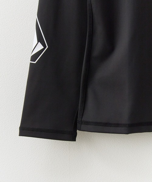 VOLCOM(ボルコム)の「VOLCOM/ボルコム PISTOL STONE LS RASH 長袖ラッシュガード 2026年 夏 夏服(ラッシュガード・メンズ・ホワイト/ブラック・M/L/XL)」の8枚目の写真