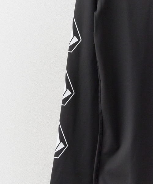 VOLCOM(ボルコム)の「VOLCOM/ボルコム PISTOL STONE LS RASH 長袖ラッシュガード 2026年 夏 夏服(ラッシュガード・メンズ・ホワイト/ブラック・M/L/XL)」の5枚目の写真