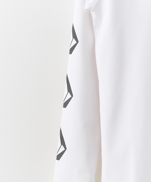 VOLCOM(ボルコム)の「VOLCOM/ボルコム PISTOL STONE LS RASH 長袖ラッシュガード 2026年 夏 夏服(ラッシュガード・メンズ・ホワイト/ブラック・M/L/XL)」の4枚目の写真