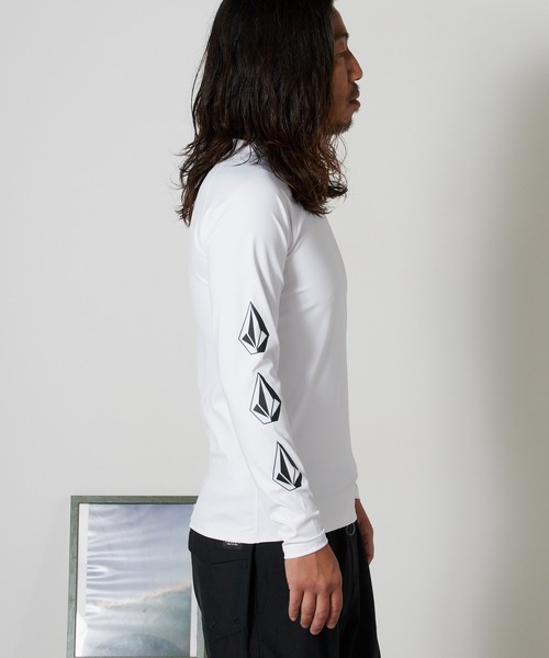 VOLCOM(ボルコム)の「VOLCOM/ボルコム PISTOL STONE LS RASH 長袖ラッシュガード 2026年 夏 夏服(ラッシュガード・メンズ・ホワイト/ブラック・M/L/XL)」の13枚目の写真