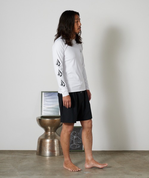 VOLCOM(ボルコム)の「VOLCOM/ボルコム PISTOL STONE LS RASH 長袖ラッシュガード 2026年 夏 夏服(ラッシュガード・メンズ・ホワイト/ブラック・M/L/XL)」の16枚目の写真