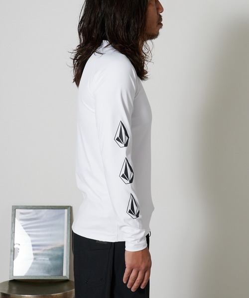 VOLCOM(ボルコム)の「VOLCOM/ボルコム PISTOL STONE LS RASH 長袖ラッシュガード 2026年 夏 夏服(ラッシュガード・メンズ・ホワイト/ブラック・M/L/XL)」の14枚目の写真