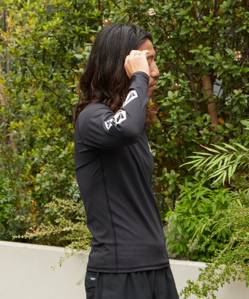 VOLCOM(ボルコム)の「VOLCOM/ボルコム PISTOL STONE LS RASH 長袖ラッシュガード 2026年 夏 夏服(ラッシュガード・メンズ・ホワイト/ブラック・M/L/XL)」の22枚目の写真