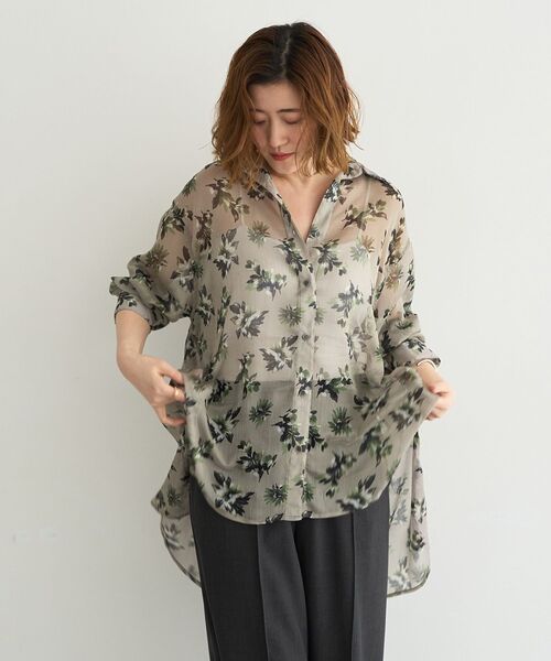 YECCA VECCA（イェッカヴェッカ）の「フラワー柄シアーロングシャツ（シャツ/ブラウス・レディース・ブラック/ライトカーキ・FREE）」の13枚目の写真