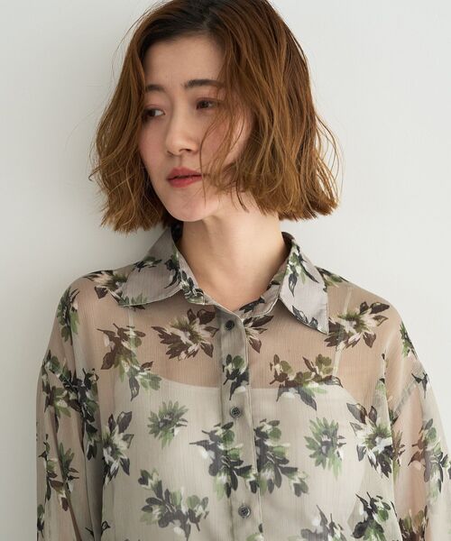 YECCA VECCA（イェッカヴェッカ）の「フラワー柄シアーロングシャツ（シャツ/ブラウス・レディース・ブラック/ライトカーキ・FREE）」の17枚目の写真