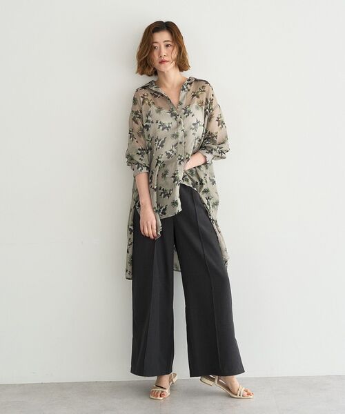 YECCA VECCA（イェッカヴェッカ）の「フラワー柄シアーロングシャツ（シャツ/ブラウス・レディース・ブラック/ライトカーキ・FREE）」の21枚目の写真