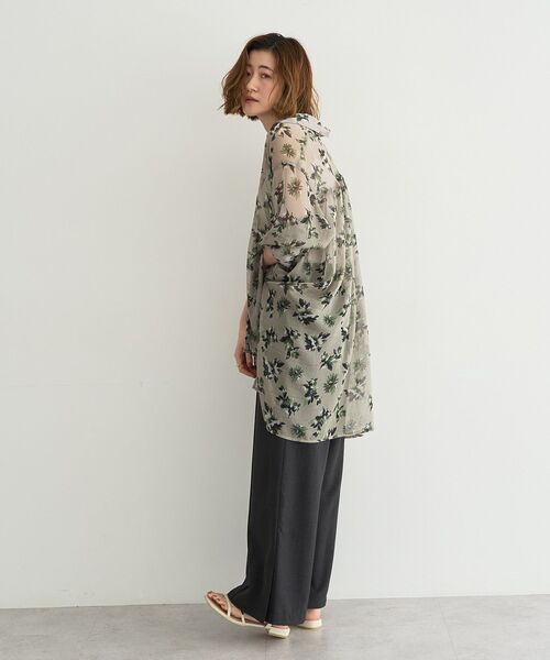 YECCA VECCA（イェッカヴェッカ）の「フラワー柄シアーロングシャツ（シャツ/ブラウス・レディース・ブラック/ライトカーキ・FREE）」の22枚目の写真