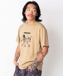 5.6oz GROOVY TEE