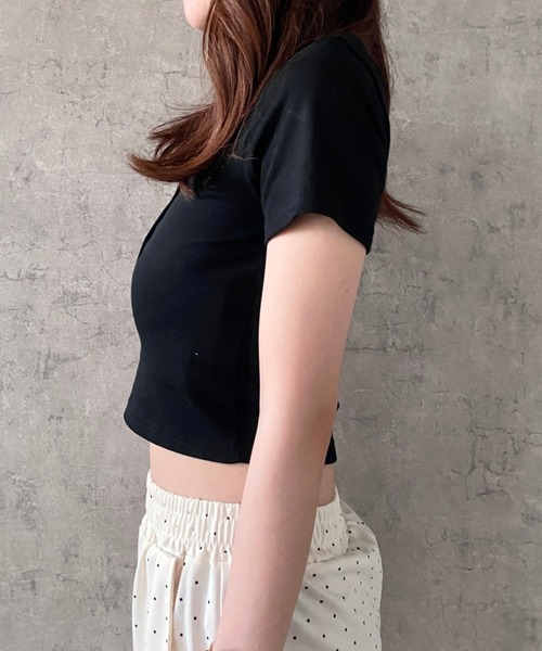 Mejoul(メジュール)の「【2026春夏新作】フロントリボンヘンリーネックタイトトップス(Tシャツ/カットソー・レディース・ブラック/アイボリー・F)」の12枚目の写真
