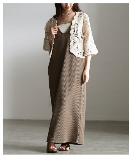 Sawa a la mode(サワアラモード)の「深Vネックリブカットワンピース(ワンピース・レディース・ブラック/カーキ・FREE)」の21枚目の写真