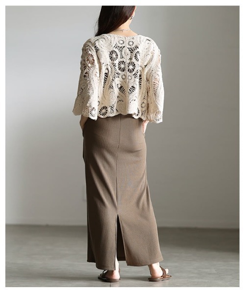Sawa a la mode(サワアラモード)の「深Vネックリブカットワンピース(ワンピース・レディース・ブラック/カーキ・FREE)」の16枚目の写真