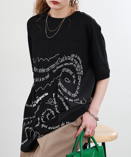 BRODIAEA(ブローディア)の「BRODIAEA ビッグスター英字プリントチュニック丈カットソー ハイブリットコットン 半袖(Tシャツ/カットソー・レディース・ブラック・40)」の1枚目の写真