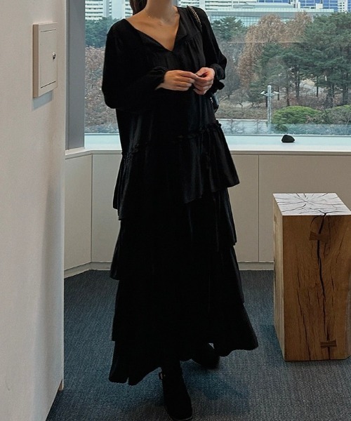FAVORITO(ファヴォリート)の「ティアードワンピース(ワンピース・レディース・ベージュ/ブラック・F)」の2枚目の写真