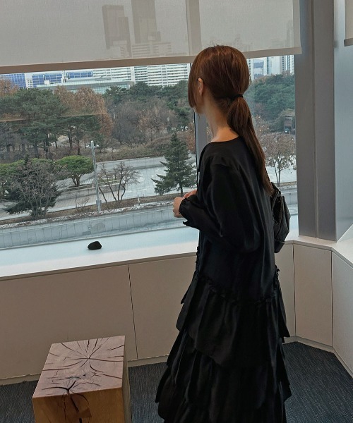 FAVORITO(ファヴォリート)の「ティアードワンピース(ワンピース・レディース・ベージュ/ブラック・F)」の8枚目の写真
