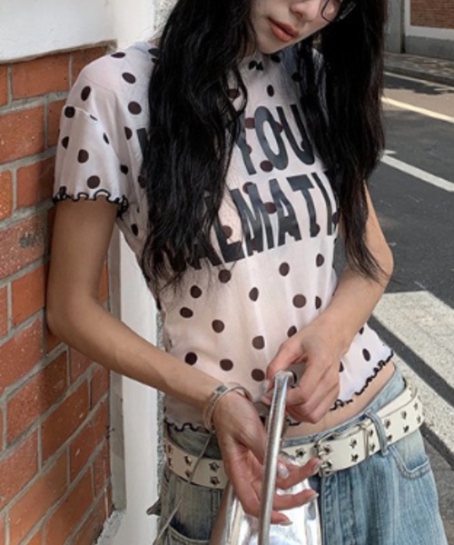 lilful(リルフル)の「【26年春夏新作】ドット柄 レタリングロゴ 半袖シアートップス(Tシャツ/カットソー・レディース・ブラック/ホワイト・F)」の16枚目の写真