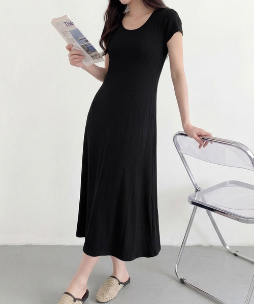 LOWO（ロワ）の「カップ付き背中開きバッククロス半袖フレアロングワンピース（ワンピース・レディース・チャコールグレー/ブラック・FREE）」の10枚目の写真