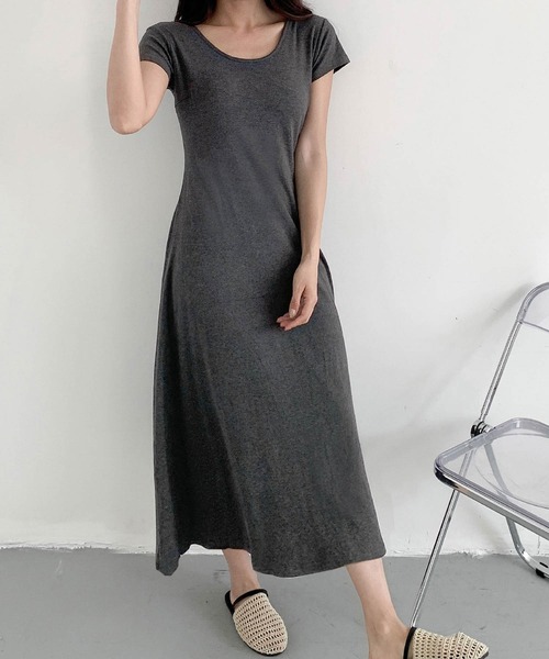 LOWO（ロワ）の「カップ付き背中開きバッククロス半袖フレアロングワンピース（ワンピース・レディース・チャコールグレー/ブラック・FREE）」の14枚目の写真