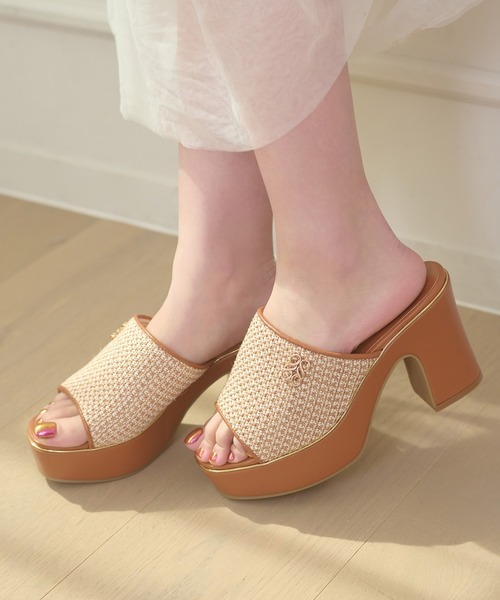 Ambre Neige(アンブルネージュ)の「miscellaneous materials heel sandals / ザツザイヒールサンダル(サンダル・レディース・キャメル/ベージュ/ブラック・LARGE/MEDIUM)」の2枚目の写真