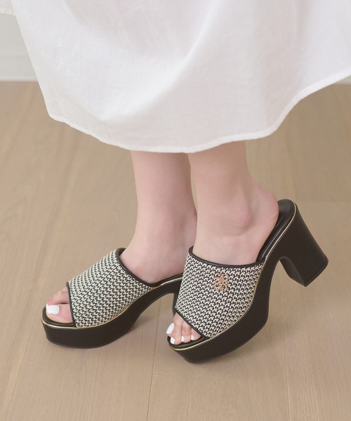 Ambre Neige(アンブルネージュ)の「miscellaneous materials heel sandals / ザツザイヒールサンダル(サンダル・レディース・キャメル/ベージュ/ブラック・LARGE/MEDIUM)」の5枚目の写真