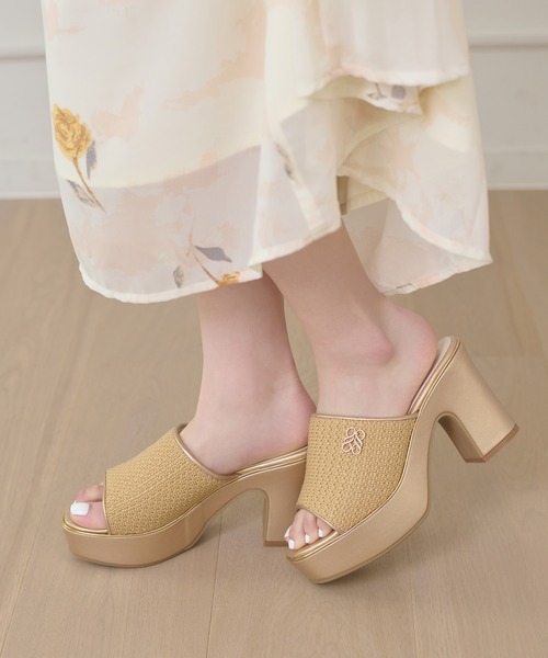 Ambre Neige(アンブルネージュ)の「miscellaneous materials heel sandals / ザツザイヒールサンダル(サンダル・レディース・キャメル/ベージュ/ブラック・LARGE/MEDIUM)」の11枚目の写真